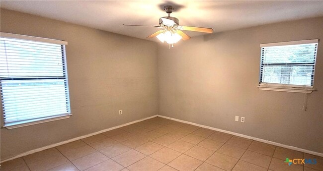 Building Photo - 317 Armstrong St