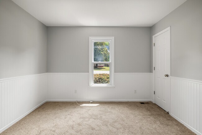 Building Photo - 5712 Sara Kay Dr