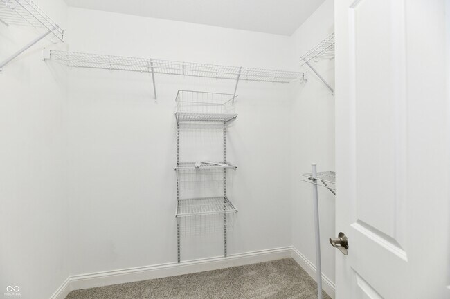 Building Photo - 8555 One W Dr