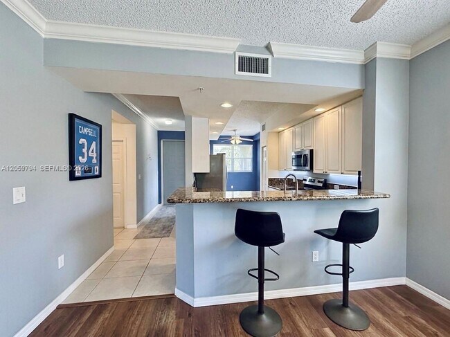 Building Photo - 26 Royal Palm Way
