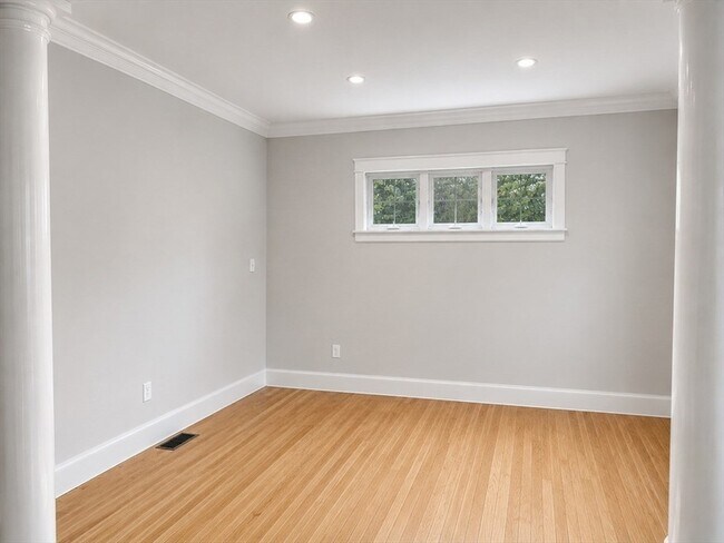 Building Photo - 3 A Allen St