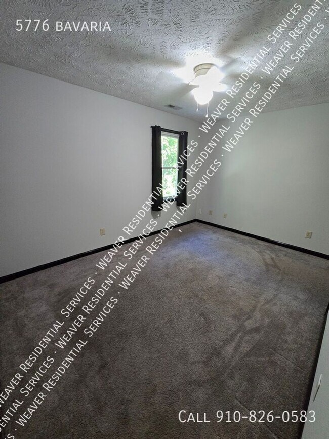 Building Photo - Cute Two Story in Fayetteville!