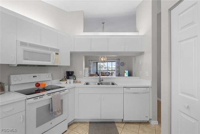 Building Photo - 12131 Summergate Cir