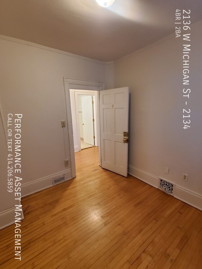 Building Photo - 2136 W Michigan St