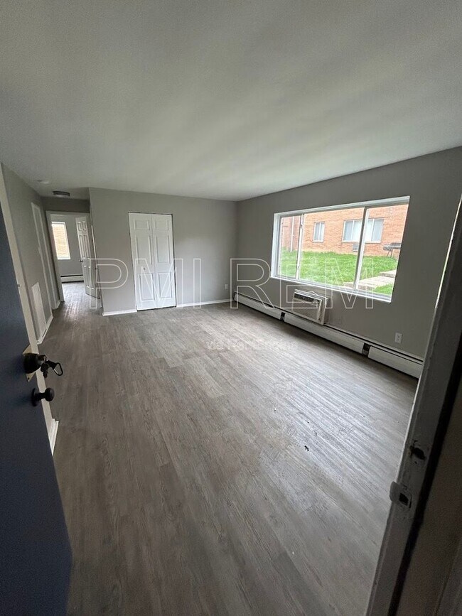 Building Photo - 5281 E 126th St