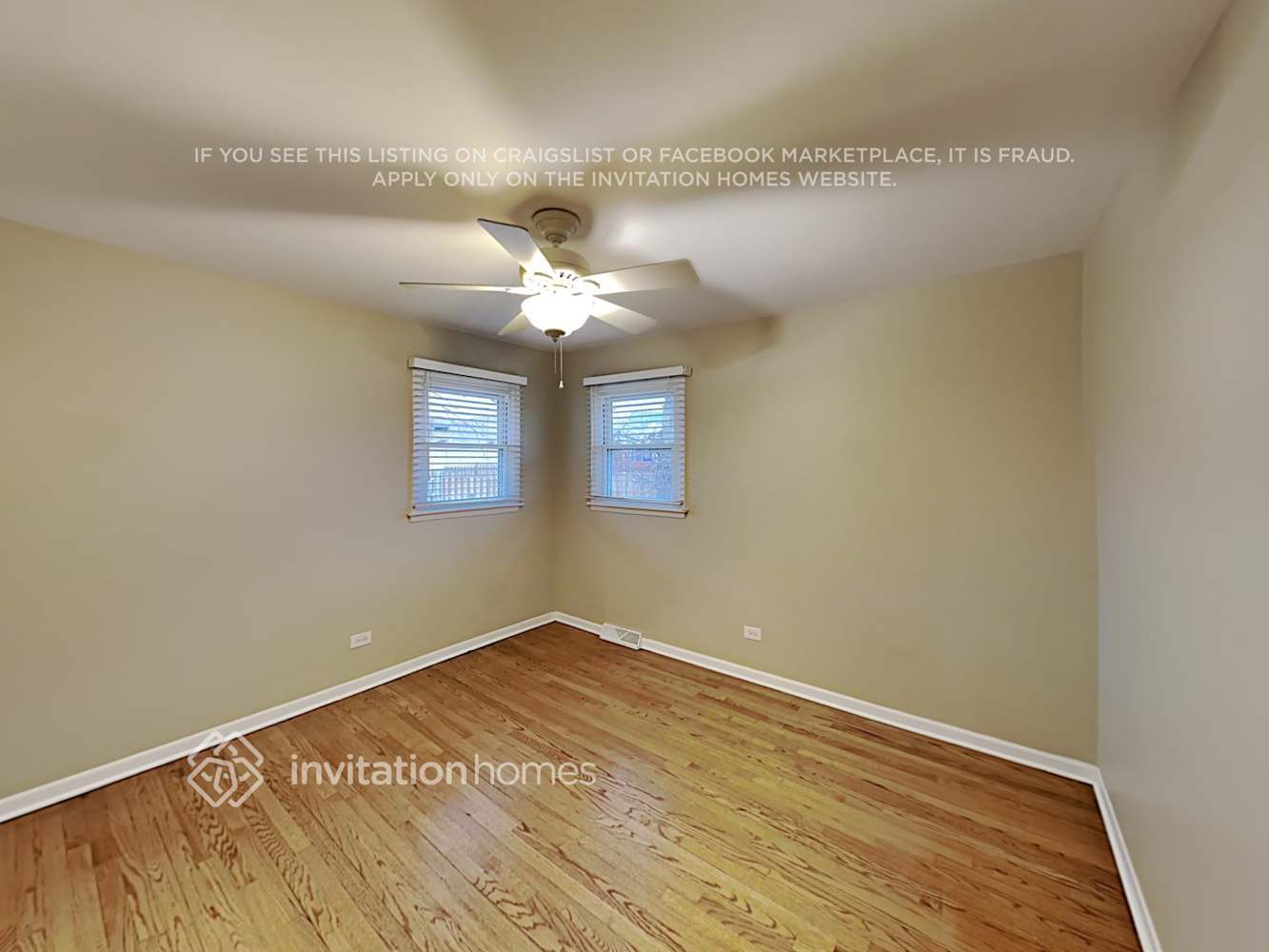 Building Photo - 418 W Lake Park Dr