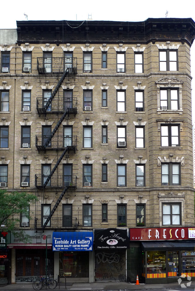 1237 1st Ave - 350 East 67th
