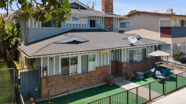 Building Photo - 811 Gardenia Avenue