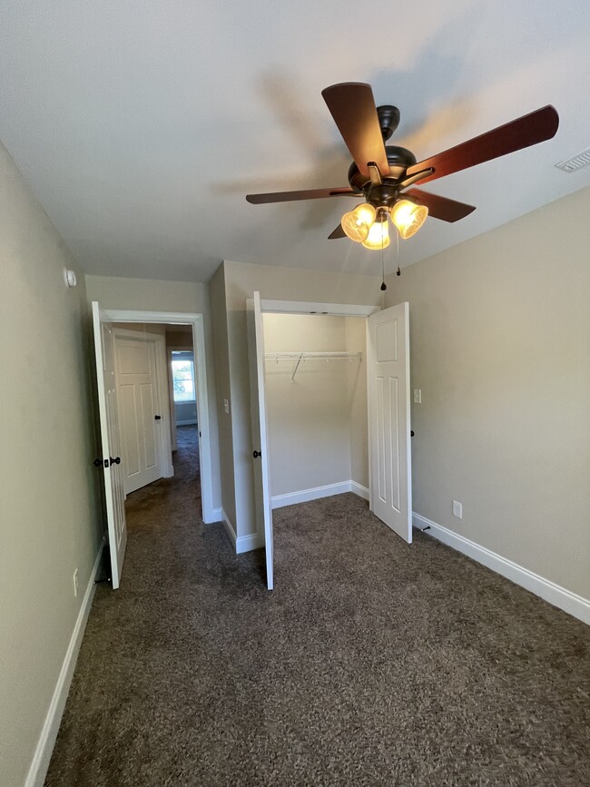 Building Photo - 219 Capstone Dr