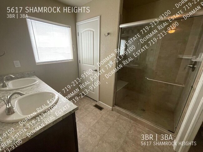 Building Photo - 5617 Shamrock Heights