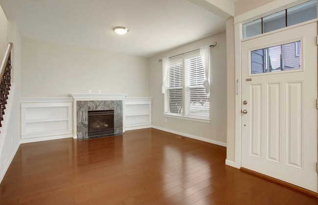 Building Photo - 253 NE Sloane Way