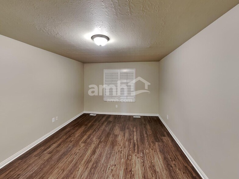 Building Photo - 932 Foxboro Dr