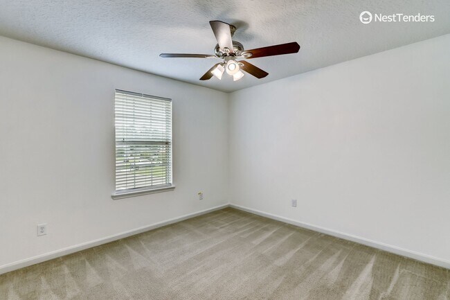 Building Photo - Five Bedrooms in Yulee's TCP!