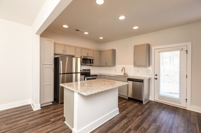 Building Photo - Single Family Home With Spacious Fenced Backyard!