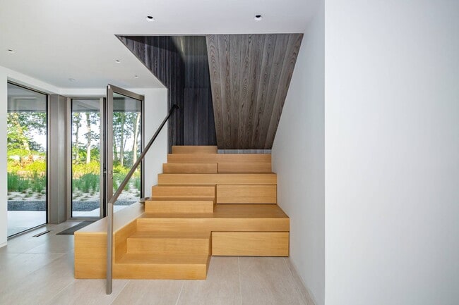 Building Photo - 47L S Ferry Rd