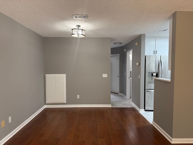 Building Photo - 92 Woodfield Pl