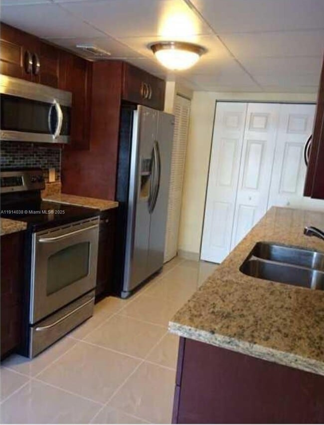 Building Photo - 3928 SW 67th Way