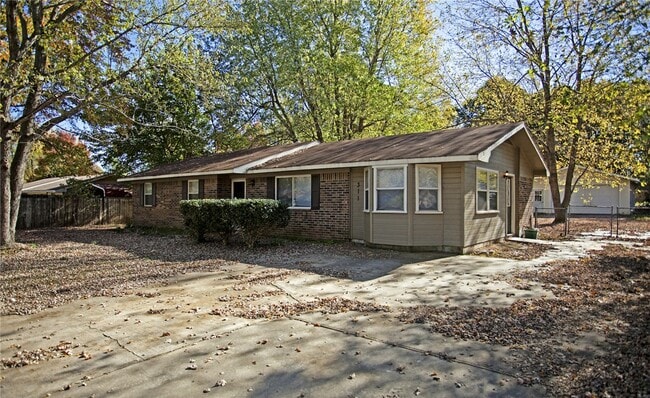 Building Photo - 311 Willow Ave