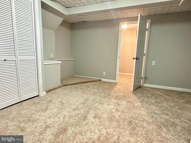 Building Photo - 949 Angel Valley Ct