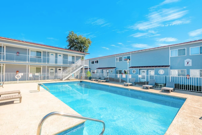 Building Photo - 1664 Beach Blvd