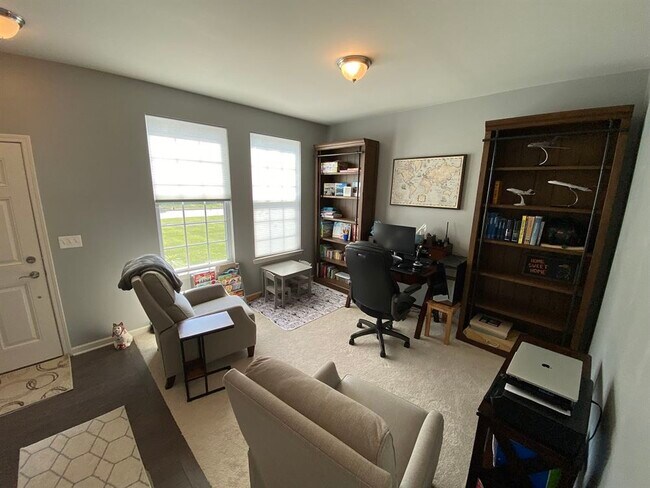 Building Photo - 4263 Lilac Ln