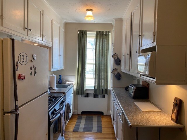 Building Photo - 339 Tappan St