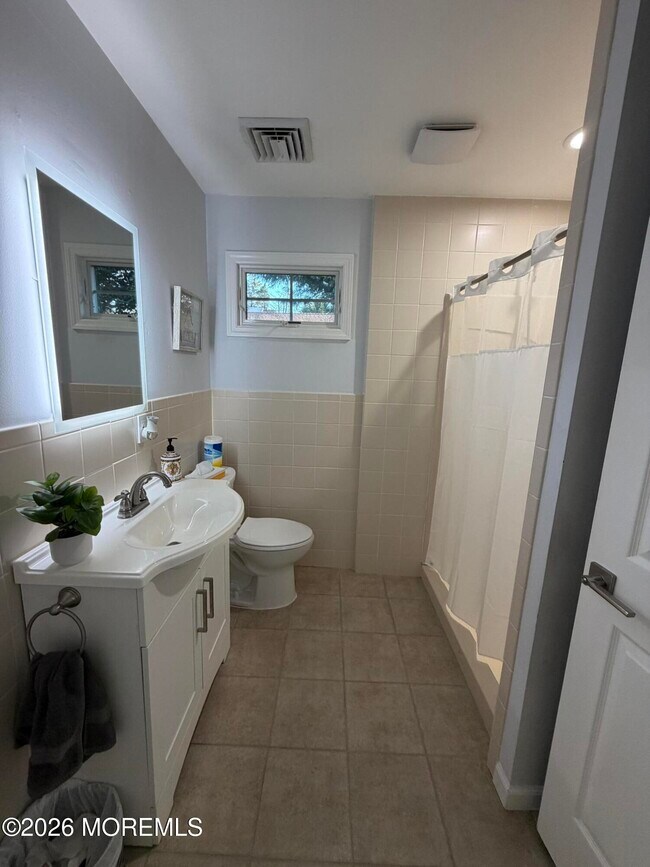 Building Photo - 41 Brookwillow Ave