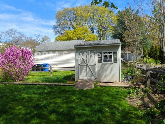 Building Photo - 28 Deerfield Dr
