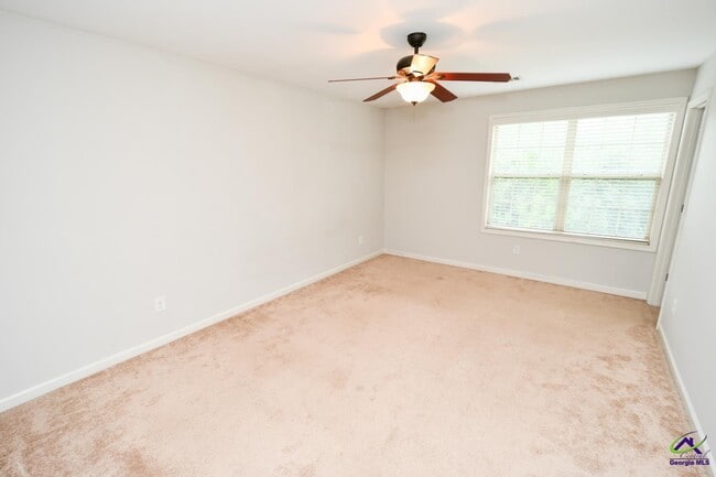 Building Photo - 114 Great Oak Way