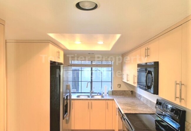 Building Photo - ***Charming 2 bed / 2 bath Townhome in Coastal Carlsbad - Available 04/15***