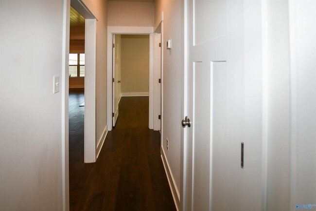 Building Photo - 105 Missouri Dr