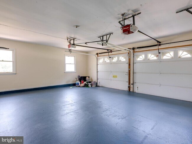 Building Photo - 612 Bough Rd