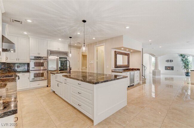Building Photo - 9813 Edgeview Pl