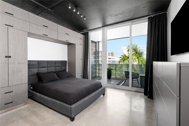 Building Photo - 1700 Meridian Ave