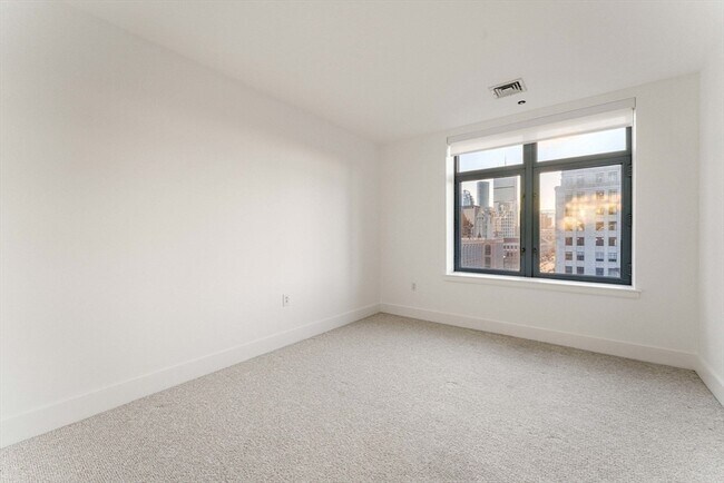 Building Photo - 425 Boylston St