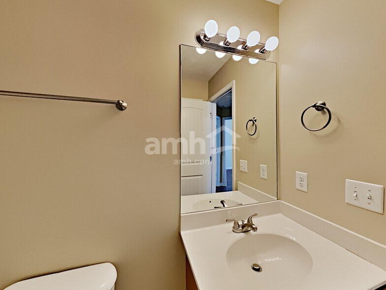 Building Photo - 2927 Painted Pony Dr