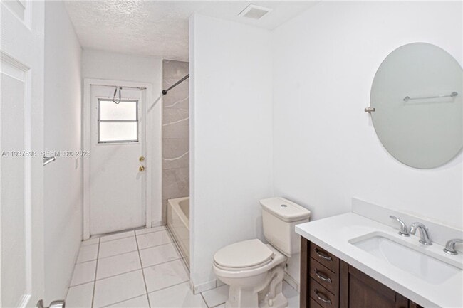 Building Photo - 5402 NW Emblem St