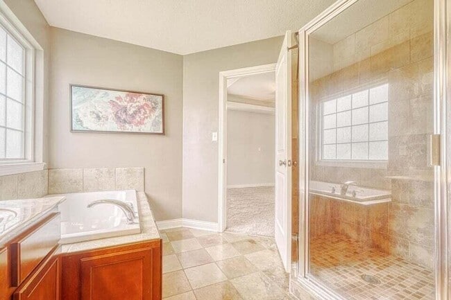 Building Photo - 2001 Cecil St