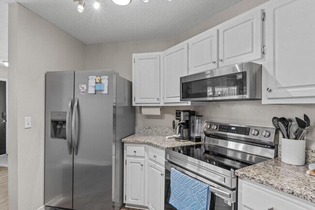 Building Photo - 7613 Marthas Way