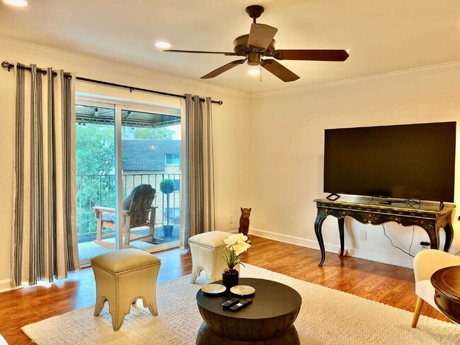 Building Photo - FULLY FURNISHED LUXURY CONDO!