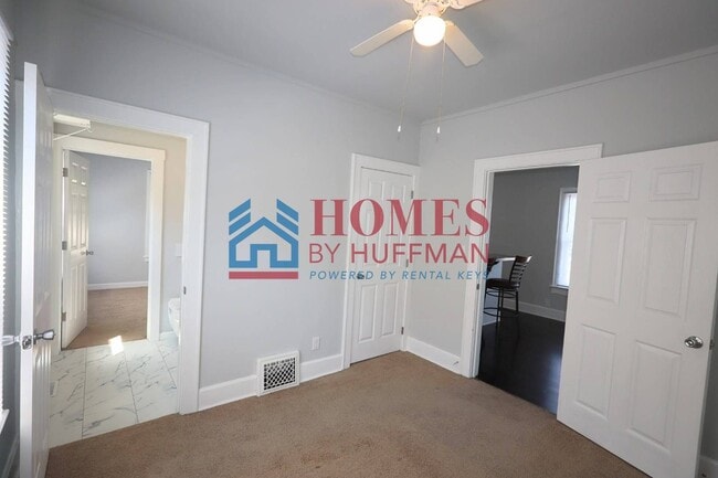 Building Photo - Two Bedroom House