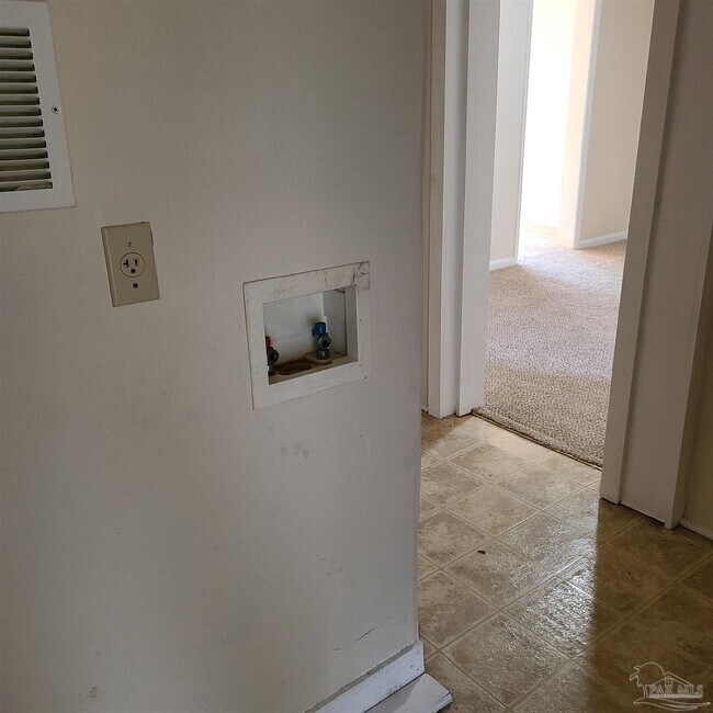 Building Photo - 125 Rue Max St