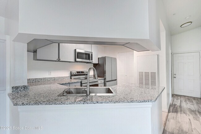 Building Photo - 7667 N Wickham Rd