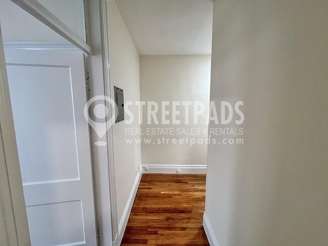Building Photo - 1 bedroom in Boston MA 02215