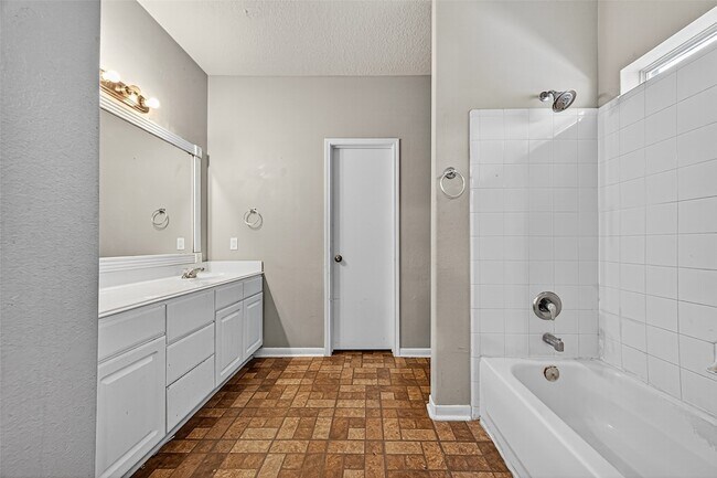Building Photo - 15430 Elm Leaf Pl