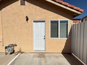 Building Photo - Modern East Palmdale ADU