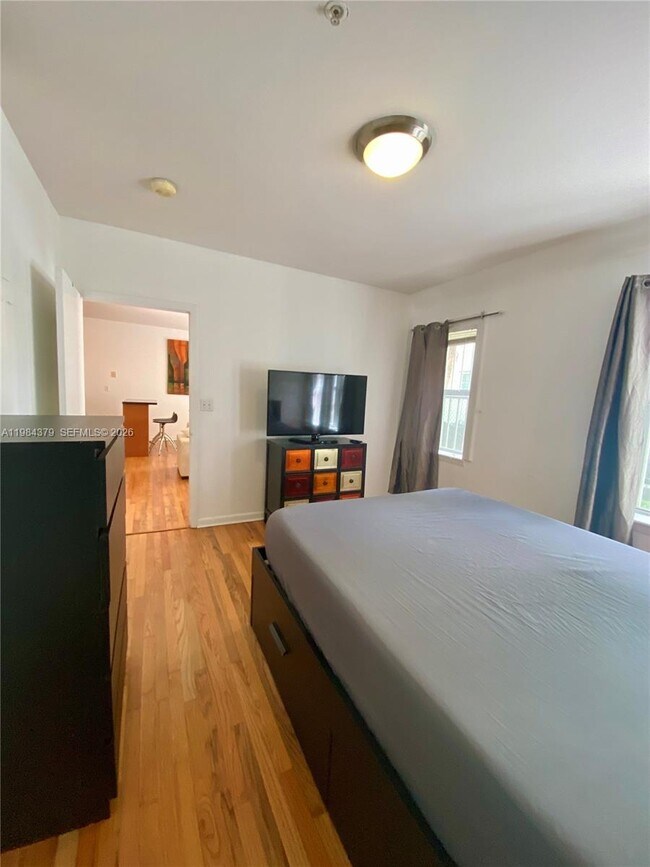 Building Photo - 1521 Lenox Ave.