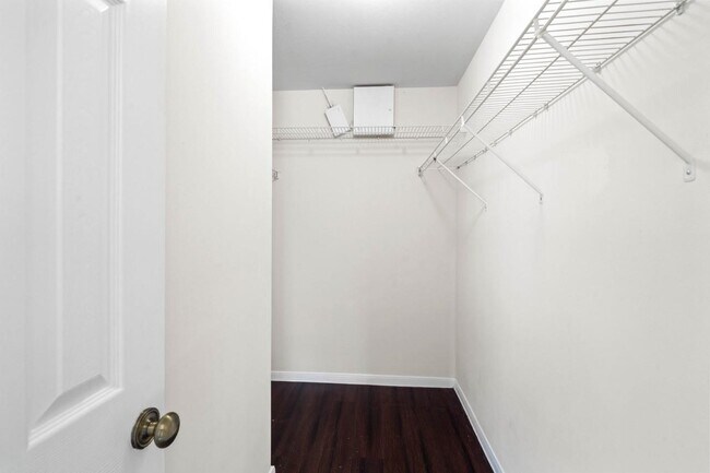 Building Photo - 6631 Portlick Dr