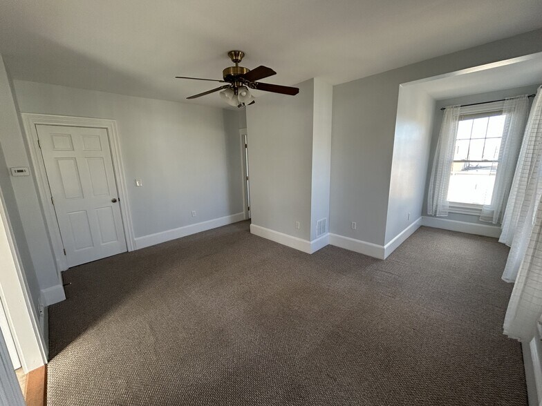 Building Photo - 308 Locust St