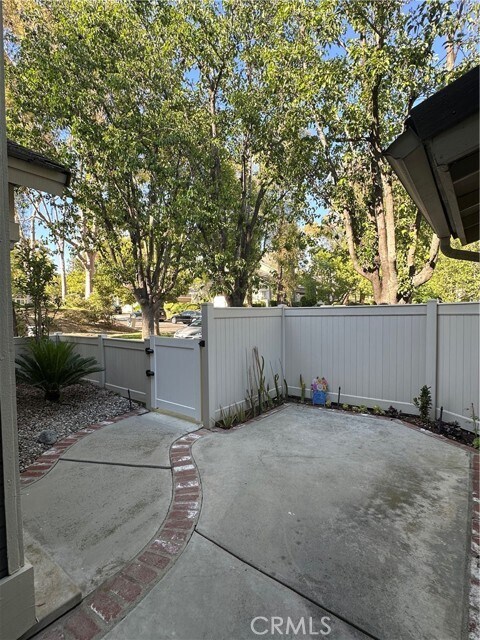 Building Photo - 20735 E Crest Ln